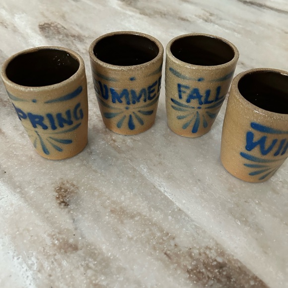 farmhouse, style cups tannish / blue print. Winter spring summer and fall. - Picture 3 of 5